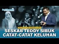 Lagu Seskab Teddy Jadi Tamu Dadakan di Rakornas Kemensos, Dengarkan Keluhan Peserta Terjauh