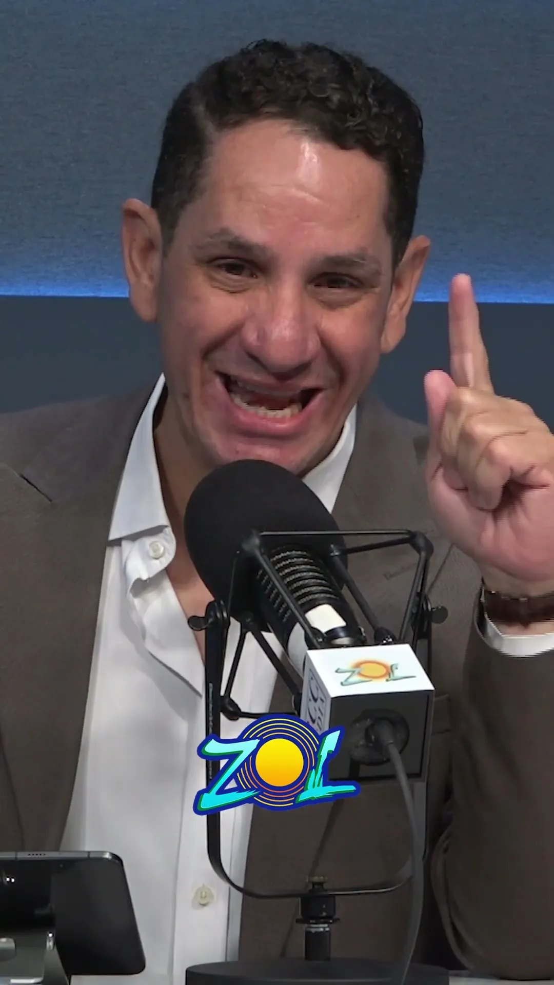 “CUANDO ALGUIEN SE EQUIVOCA, LUIS ABINADER NO JUEGA Y LO SOMETE”