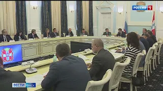В Омске обсудили новые меры социальной поддержки для работников оборонных предприятий