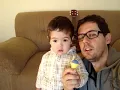 Toca uma regueira aí - Armandinho, por Diogo Mello (1 ano e 11 meses)