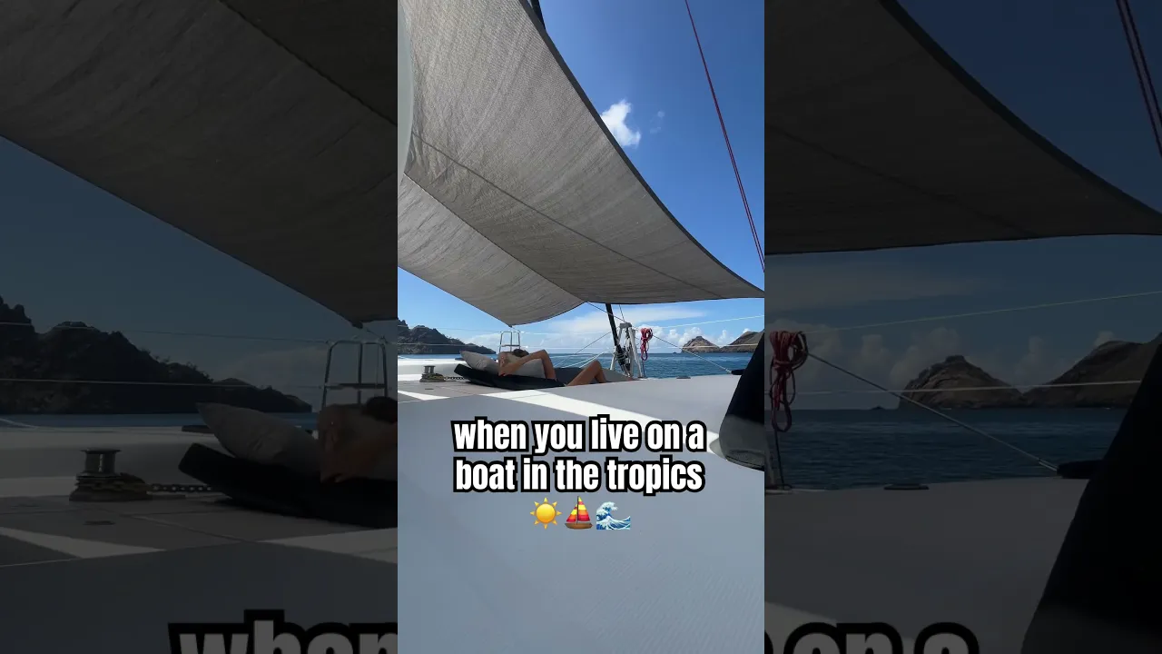 Sunny day + shady bow =👙😎 #boatlife #travel
