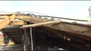 В Омске одна из многоэтажек уже несколько дней остаётся без крыши