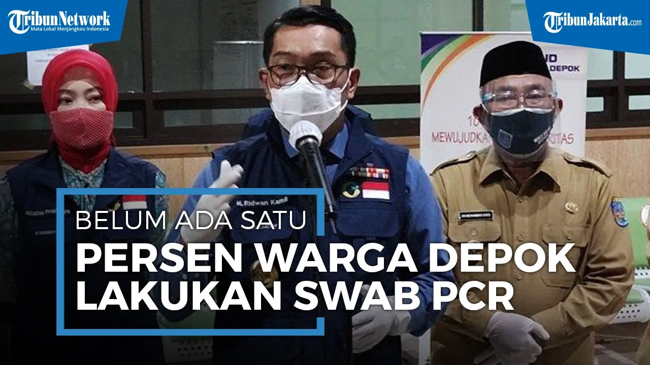 Warga kelurahan Cipulir Jakarta Selatan, melakukan test swab, Kamis pagi. Rata-rata warga mengaku se. 