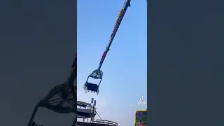 سقوط طفلة من لعبة الملاهي بالسعودية 