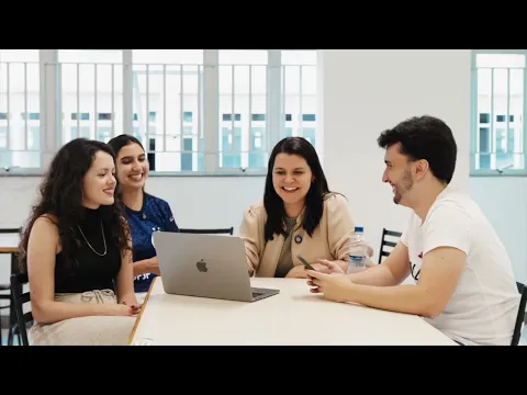 Vídeo: como analisar a redação do simulado por competência