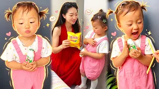 小宝宝不开心，家人们想尽办法哄她，结果她只是想要一根吸管！【久久好物】