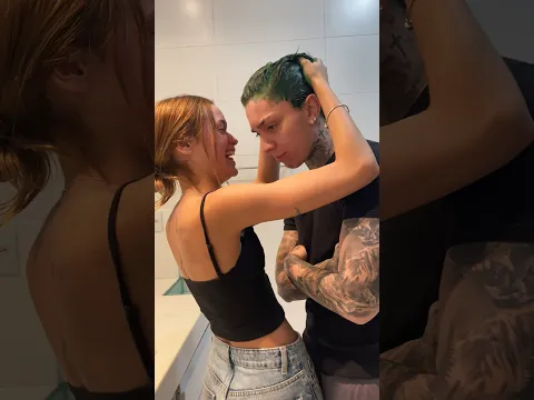 ELA PINTOU O CABELO DEPE DE VERDE #millenaemanumaia #casal