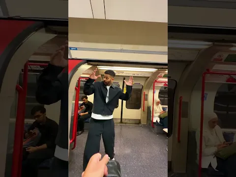 UNSTOPPABLE ROBBERY ON THE LONDON TUBE 👀