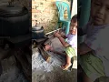 Download Lagu jika kau bertemu aku begini versi bocil bantuin mbah masak air pakai kayu bakar #fyp #shorts #viral