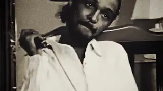 محمود عبد العزيز   ناعس الاجفان دندنها