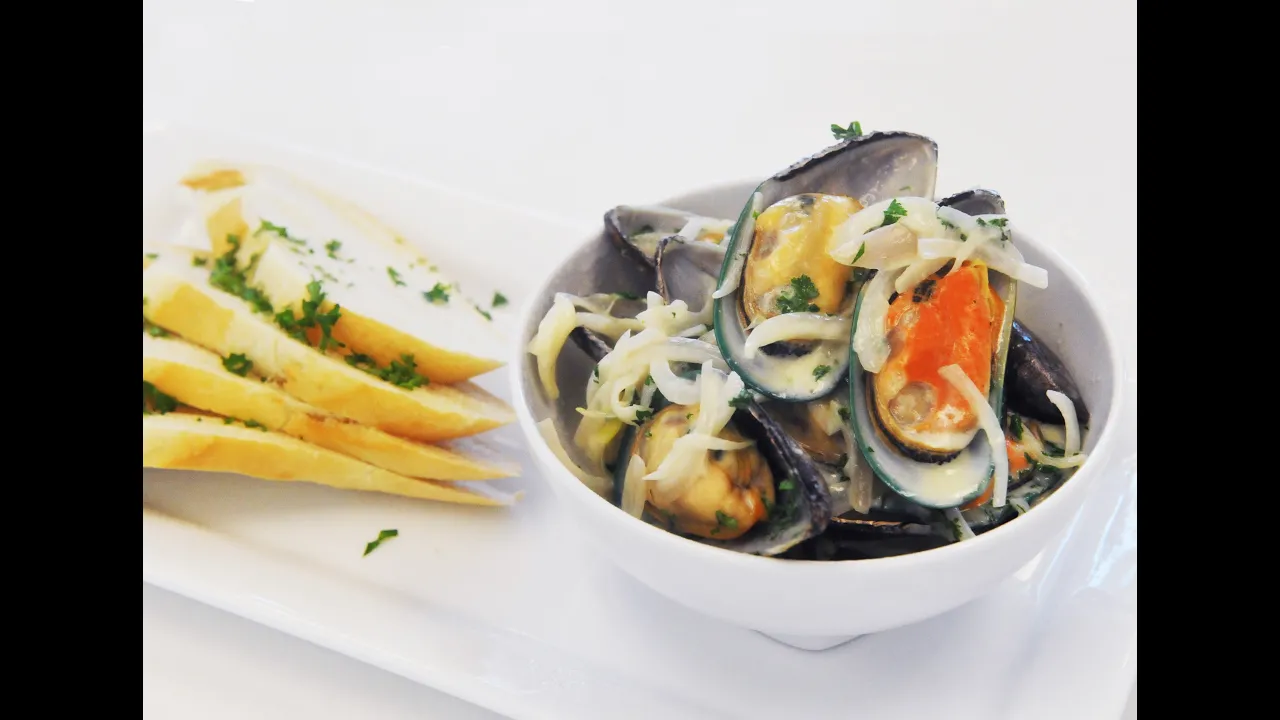How to make Garlic Butter Clams in White Wine Sauce. 