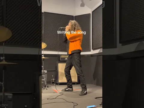 Writing the song vs The song 💪🏼🔥 |Metal songwriting | Scream vocals #metalcore
