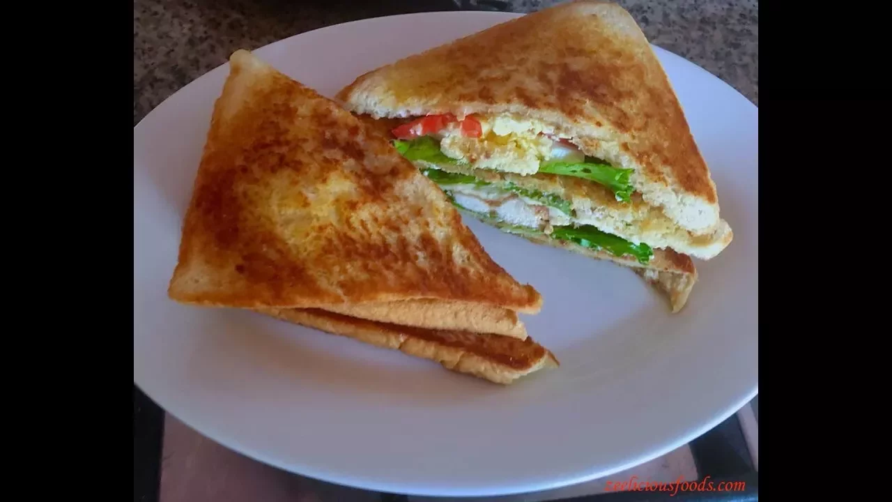 HOW TO MAKE SCRAMBLED EGGS AND SMOKED BACON SANDWICH - SANDWICH RECIPE - ZEELICIOUS FOODS