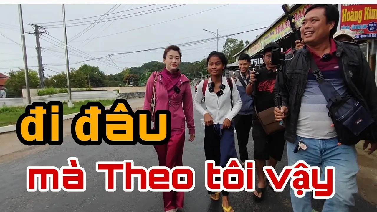 cô gái bí ẩn , đăng ăn thì bật Khóc