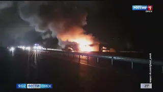 На трассе Омск-Тюмень фура, за рулем которой был омич, врезалась в ограждение и загорелась