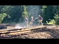 Download Lagu Trein houdt brandweerlieden 12+ minuten tegen! Trein op steile helling naast brandende rails, har...