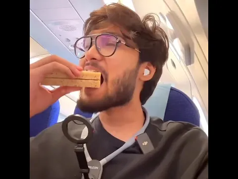 एरोप्लेन में ये चीजें Free में मिलती है | Free Things You Get In Aeroplane | #facts #shorts
