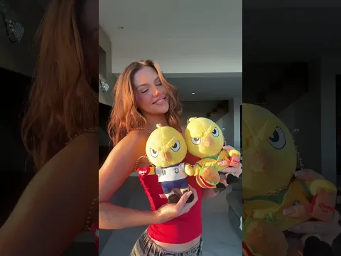 Ok, eu não consegui ficar de fora dessa! Meu look pros jogos da seleção tá garantido! 🐤❤️