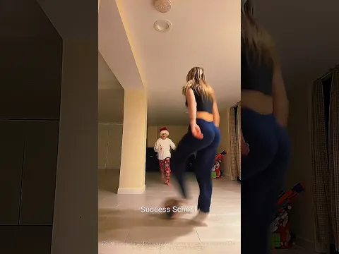Ne faites faites pas du foot contre vos petits frères 😳😱