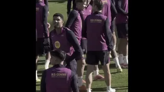 من تاني اكيد راجعين خوان غارسيا لامين يامال داني اولمو فيسكا بارسا فيرمينو مارتينيز شتيغن رافينيا 