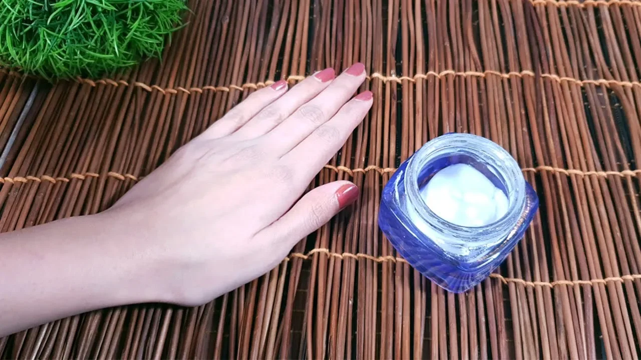 REVIEW SERUM VIRAL: WHITELAB, WARDAH HYDRA ROSE, SOMETHINC HYALURONIC, DAN LOREAL HYALURONIC. 