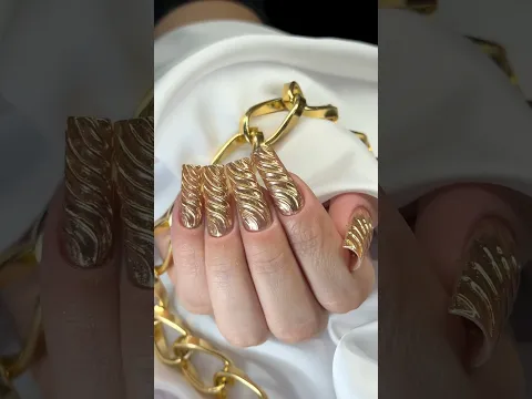 Como fazer a Nail Art 3D Cromada mais pedida pelas clientes em 2026