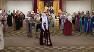 محمد كبها ورقصة هوانم فلسطينيات    روووعه دندنها
