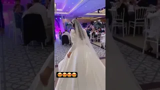 ادخلي عمري بخطوتك يمين دخوليه عروسه  ادخلي عمري بخطوتك يمين دخوليه عروسه
