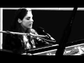 Download Lagu Birdy - People Help The People (Official Live Performance Video)