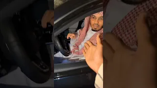خروج الشيخ ياسر الدوسري بعد صلاة العشاء من الحرم بسيارته وإقبال الناس للسلام عليه Shorts 
