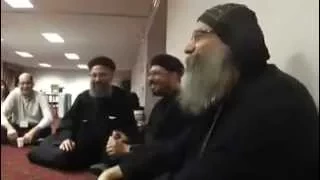 انبا اباكير ترنيمة تمشي شرق تمشي غرب برضو قصادك عين الرب 