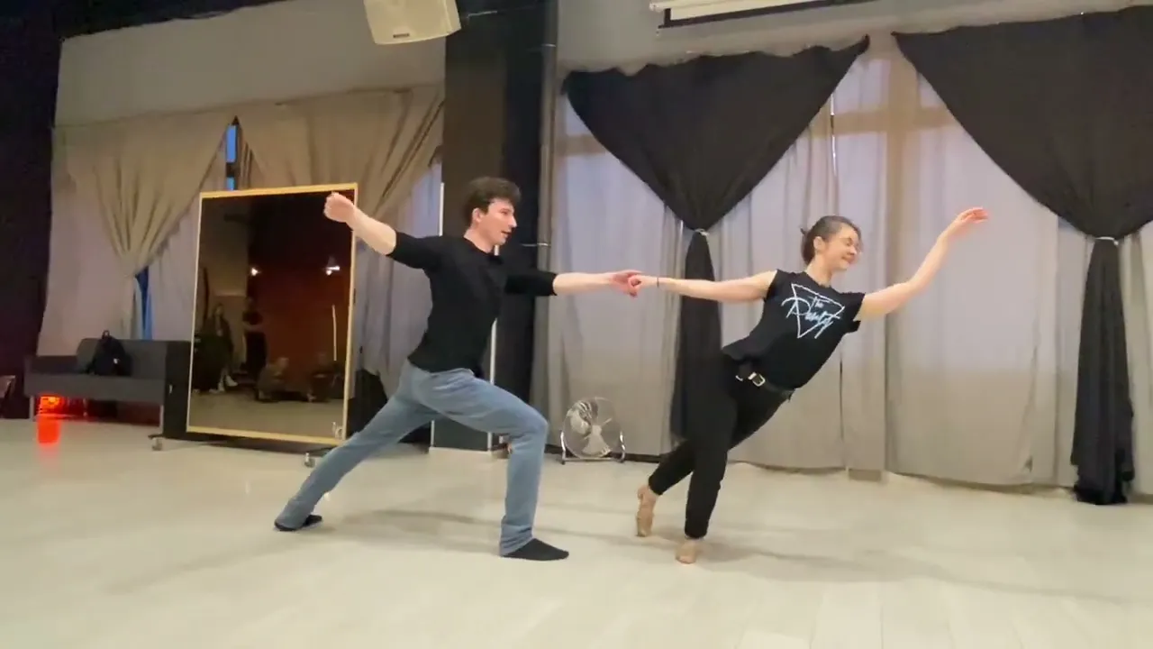 Semion Ovsiannikov & Maria Elizarova Improv Demo West Coast Swing - WCS at Dubrovka 2022 Show