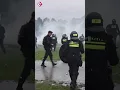 Rellen bij Malieveld, politie zet traangas in | #shorts