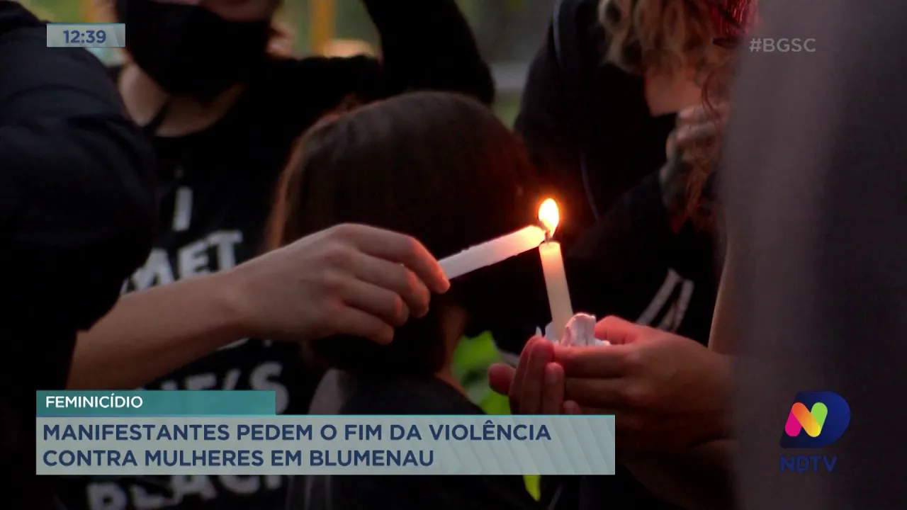 Feminicídio: manifestantes pedem o fim da violência contra mulheres em Blumenau