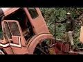 Download Lagu Geen weg terug: vrachtwagenchauffeurs verdwaald in de hel van Gabon - The Roads of Impossible
