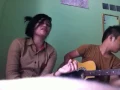 Download Lagu Akustik cewek cowok main gitar sambil menyanyi