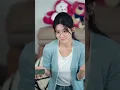 职工带着儿子上班，同事发现他的脸和总裁的一模一样！妻子闻讯提刀杀到公司，却发现两张100%相似的脸，彻底傻眼！