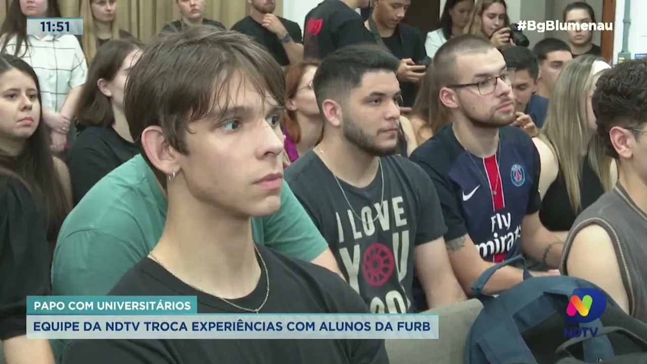 Equipe da NDTV troca experiências com mais de 100 alunos da Furb