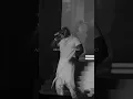 Download Lagu AKON-SMACK THAT (LIVE) The super Fan Tour