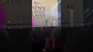 لحظة اعلان الملك المصري محمد صلاح لاعب العام للمره الثالثة في تاريخه 