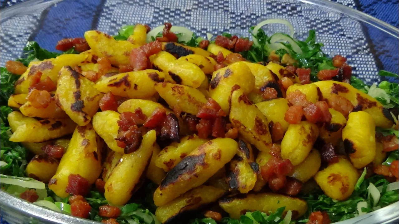 SUPER FÁCIL!! DERRETE NA BOCA!! INCRÍVEL ESSE NHOQUE DE BATATA!! PODE CONGELAR! - Isamara Amâncio