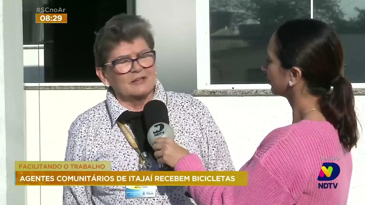 Agentes comunitários de Itajaí que receberam bicicletas para auxiliar nas visitas domiciliares