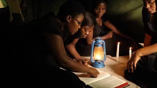 usiku wa manane chini ya mwamba by injili family international