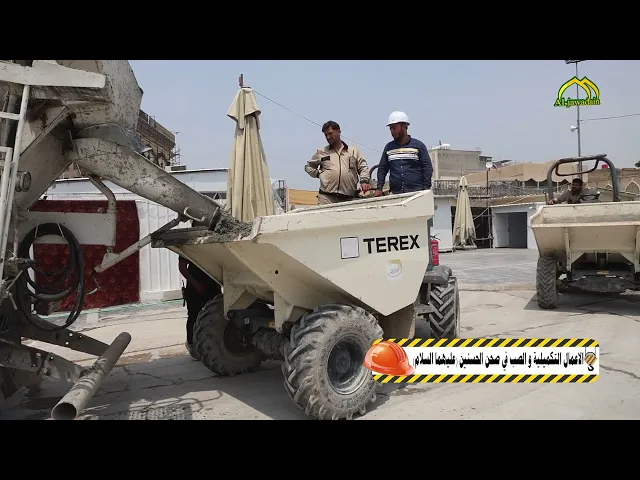 ⁣الحركة العمرانية مستمرة في إكساء مرمر صحن باب القبلة والأعمال التكميلية في صحن الإمامين الحسنين (ع)