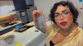 Paolita Suarez está en vivo lo prometido es de Laura, cocinando mojarras 🐠