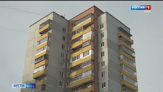 Жильцы квартиры на Лукашевича, где обрушились элементы кровли, вернулись в свою квартиру