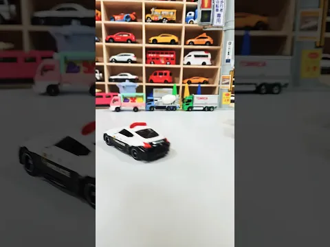 Satisfying Toy Cars Unboxing & Run ☆ パトカーのトミカをスッと開封して走らせる#ToyCars #Satisfying #Unboxing