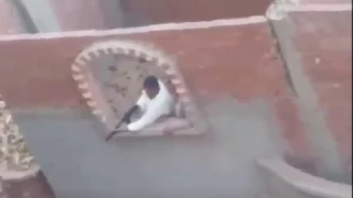 امين شرطه بشبلنجه مركز بنها قليوبيه اطلق النار على الأهالى 