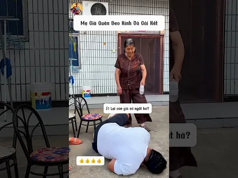 Mẹ Quên Đeo Kính Và Cầm Nhầm Thứ Khiến Cả Nhà Hoảng Hốt!