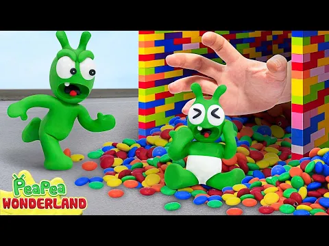 Download MP3 Pea Pea Gets Trouble With Giant LEGO Maze | PEA PEA WONDERLAND
